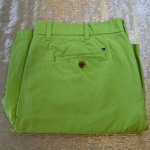 TOMMY HILFIGER Men's Classic Fit Lime Green Preppy Flat Front Chino Shorts | 40